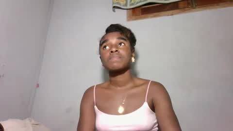 yolandrina05 online show from October 26, 2025, 4:46 pm