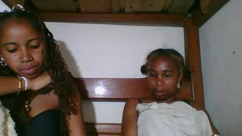 yolandrina05 online show from February 5, 2026, 11:20 pm