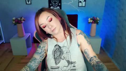 Yolandi-Foun online show from November 10, 2025, 12:59 pm