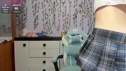 yoonhee_ki online show from April 22, 2026, 2:07 pm