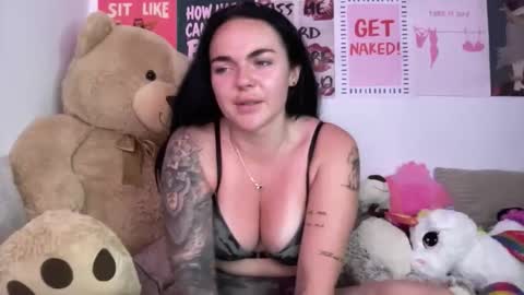 Yorkshire Girly online show from May 26, 2026, 8:21 am
