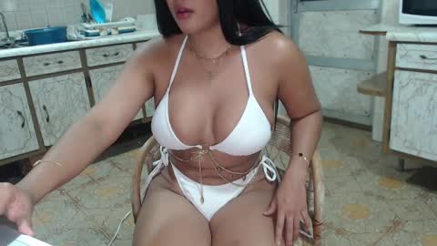 yoseeee online show from September 17, 2025, 1:57 pm