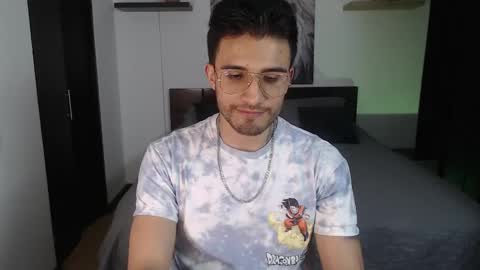 yoshy_man online show from February 19, 2025, 4:23 am