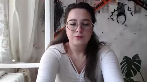 Aurora online show from October 2, 2025, 10:11 am