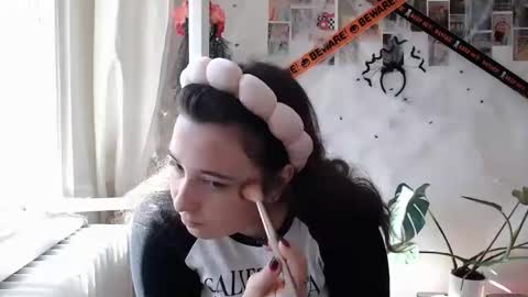 Aurora online show from October 3, 2025, 11:29 am