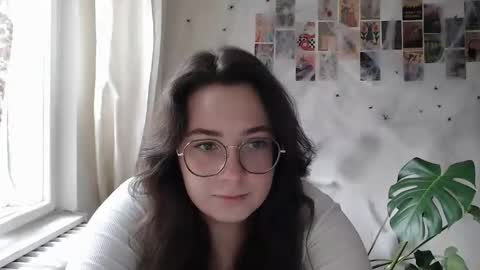 Aurora online show from November 18, 2025, 12:09 pm