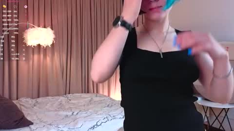 Snapshot of you_fell_in_love chatting on September 20, 2025, 8:32 pm Elizabeth brunette -- Darline blonde  online show from September 20, 2025, 8:32 pm