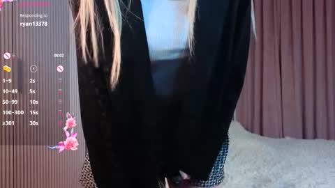 Snapshot of you_fell_in_love chatting on October 28, 2025, 7:38 pm Elizabeth brunette -- Darline blonde  online show from October 28, 2025, 7:38 pm