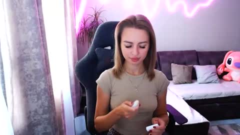 Snapshot of youdreamm chatting on July 18, 2026, 6:28 am Bella online show from July 18, 2026, 6:28 am