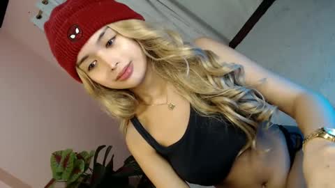 Snapshot of yougotelise69 chatting on January 7, 2025, 9:18 am HAPPY BIRTHDAY TO ME online show from January 7, 2025, 9:18 am