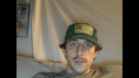 Snapshot of youknowwhoitis412 chatting on April 15, 2026, 3:35 am Edging my Girthy Dick online show from April 15, 2026, 3:35 am