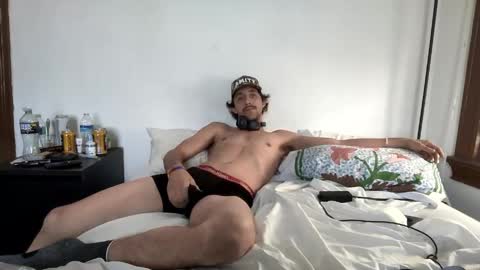 Snapshot of youknowwhoitis412 chatting on April 19, 2026, 8:22 pm Edging my Girthy Dick online show from April 19, 2026, 8:22 pm