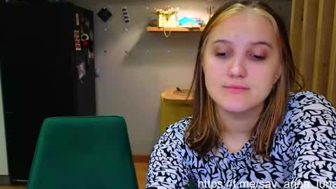 Snapshot of younona chatting on March 5, 2026, 5:31 pm Anna and Luna online show from March 5, 2026, 5:31 pm