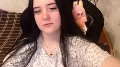 your_8a8y online show from September 22, 2025, 6:59 am