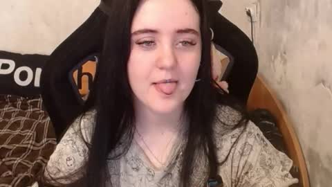 your_8a8y online show from October 20, 2025, 8:37 am