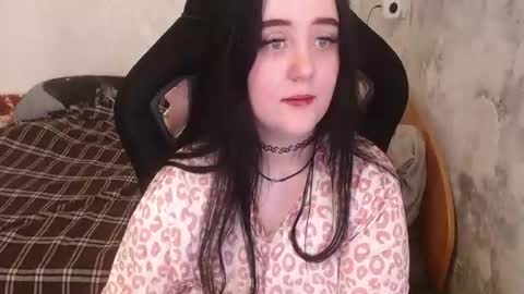your_8a8y online show from June 18, 2026, 3:27 pm