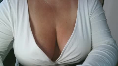 Snapshot of your__maria chatting on February 12, 2026, 8:53 am Maria Love online show from February 12, 2026, 8:53 am