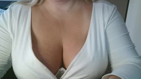 Snapshot of your__maria chatting on February 25, 2026, 6:56 am Maria Love online show from February 25, 2026, 6:56 am