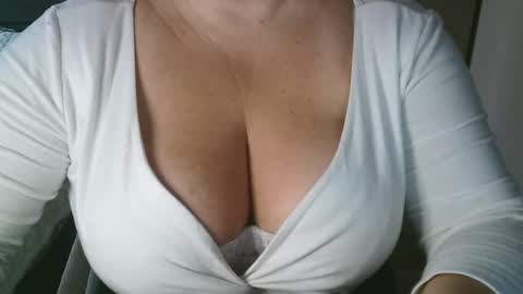 Snapshot of your__maria chatting on March 2, 2026, 8:32 am Maria Love online show from March 2, 2026, 8:32 am