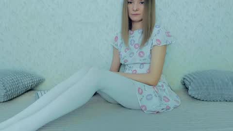 Lily online show from February 6, 2025, 5:25 am