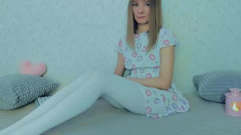 Lily online show from February 16, 2025, 5:04 am