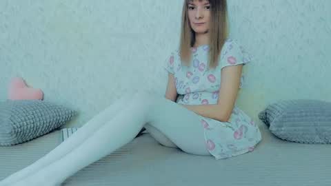 Lily online show from February 19, 2025, 5:16 am