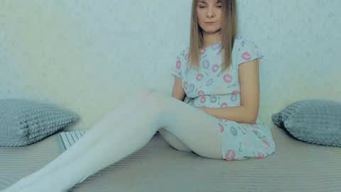 Lily online show from February 23, 2025, 1:32 pm