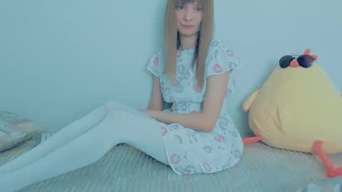 Snapshot of your_caramelka chatting on October 9, 2025, 3:37 am Lily online show from October 9, 2025, 3:37 am