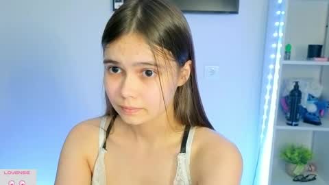 Snapshot of your_casual_vibes chatting on June 5, 2026, 6:02 pm Julia Next stream online show from June 5, 2026, 6:02 pm