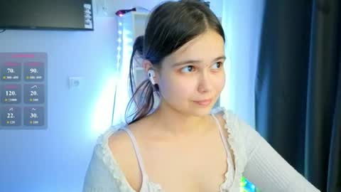 Snapshot of your_casual_vibes chatting on July 6, 2026, 6:43 pm Julia Next stream online show from July 6, 2026, 6:43 pm
