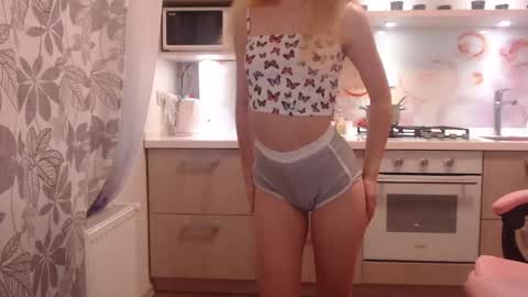 your_dream6996 online show from December 27, 2024, 11:42 pm