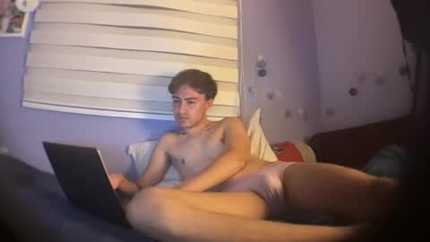 Ur fav Twinkk online show from February 23, 2025, 3:24 am