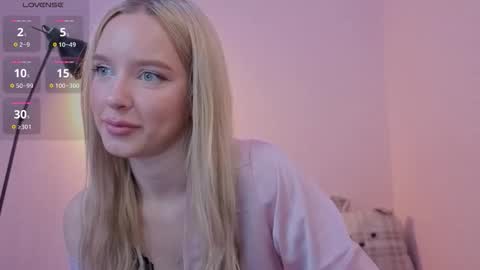 Olivia online show from October 19, 2025, 8:53 pm