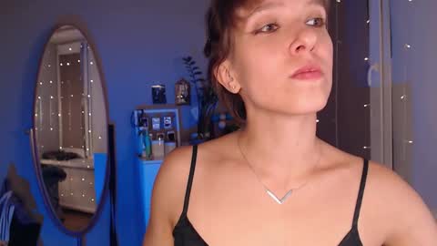 Alex and Kris long hair online show from September 15, 2025, 5:57 pm