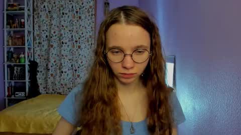 Snapshot of your_leslie chatting on November 3, 2025, 1:40 am Leslie online show from November 3, 2025, 1:40 am