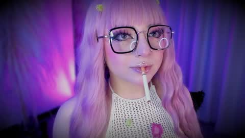 Cami independent model online show from May 2, 2026, 6:51 am