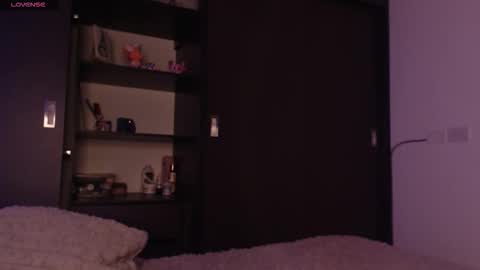 Snapshot of your_rosalie chatting on September 21, 2025, 3:30 am your_rosalie online show from September 21, 2025, 3:30 am