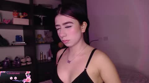 Snapshot of your_rosalie chatting on October 8, 2025, 4:10 am your_rosalie online show from October 8, 2025, 4:10 am