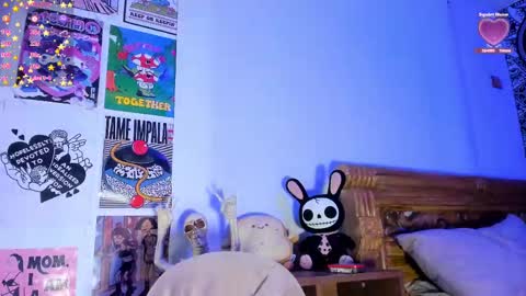 Daniela  Help me reach 100 likes online show from October 5, 2025, 3:05 am