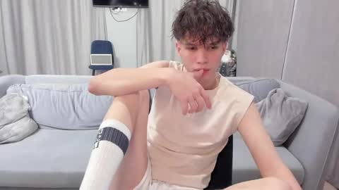 your_shy_guy online show from February 4, 2025, 6:17 pm