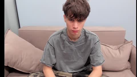 your_shy_guy online show from October 12, 2025, 2:43 am