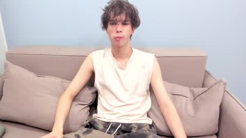 your_shy_guy online show from January 8, 2026, 7:27 pm