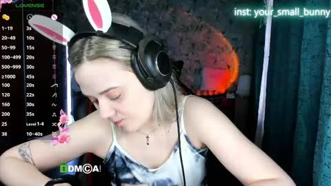 Snapshot of your_small_bunny chatting on May 29, 2026, 2:31 am Molly online show from May 29, 2026, 2:31 am