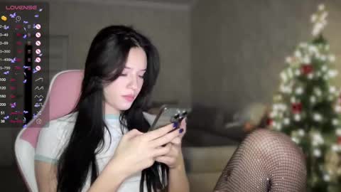 Mia  online show from January 17, 2025, 5:41 pm