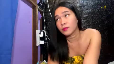 your_twinkletoes18 online show from November 23, 2025, 7:46 pm