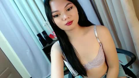 Snapshot of yourangelictransgirl chatting on December 18, 2024, 5:42 pm Hi its me Yna online show from December 18, 2024, 5:42 pm