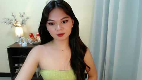 Snapshot of yourangelictransgirl chatting on February 2, 2025, 11:08 am Hi its me Yna online show from February 2, 2025, 11:08 am