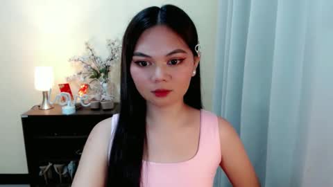 Snapshot of yourangelictransgirl chatting on March 7, 2025, 12:56 pm Hi its me Yna online show from March 7, 2025, 12:56 pm