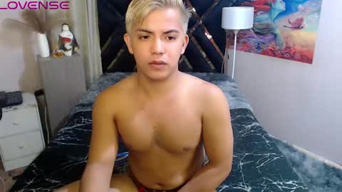 Snapshot of yourasian_bradley chatting on October 24, 2025, 12:01 pm yourasian_bradley online show from October 24, 2025, 12:01 pm