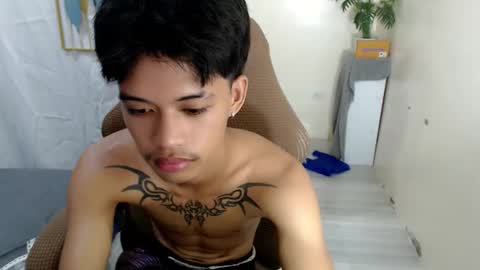 yourasian_eric online show from May 15, 2026, 7:48 am